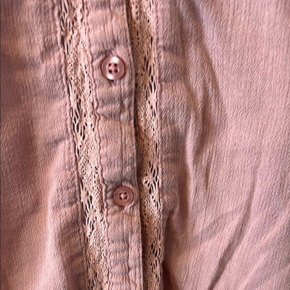 Cape Juby Women's Pink Crochet Detail Long Sleeve Button-Up Shirt Size Large - Picture 3 of 9